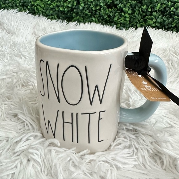 Disney x Rae Dunn Snow White Mug - Picture 1 of 5